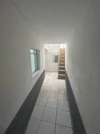 Imagem Casa Fundos Locação 2 Dormitórios com 1 Vaga de garagem - Jardim Ipanema