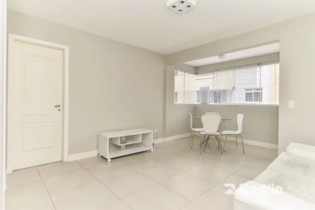 Imagem Apartamento de 3 quartos no bairro Campo Comprido
