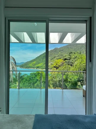 Imagem Linda casa em condomínio na Praia da Santa Rita em Ubatuba!