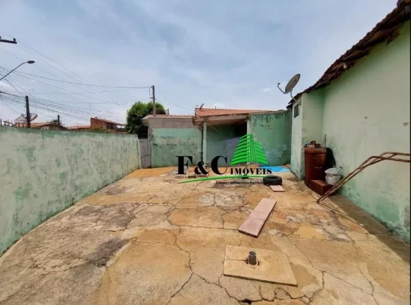 Imagem Casa para Venda em Limeira, Jardim São Luiz, 3 dormitórios, 1 suíte, 2 banheiros, 2 vagas