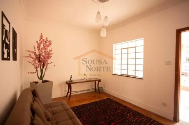 Imagem Casa localizada no bairro de Santana, com 387m² de terreno e 350m² de área construída. O imóvel...