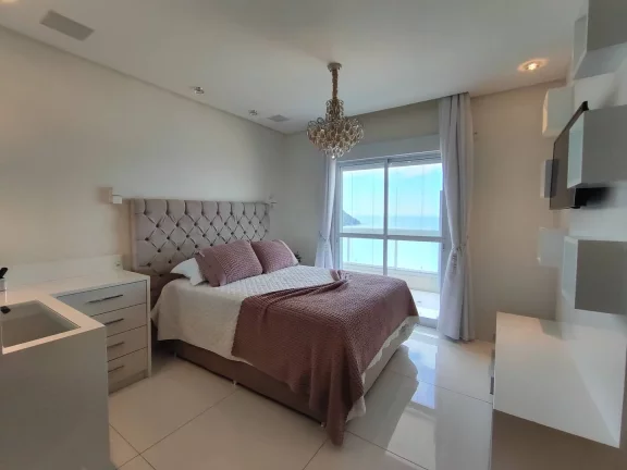 Imagem Espetacular Apartamento com três dormitório no Canto do Forte