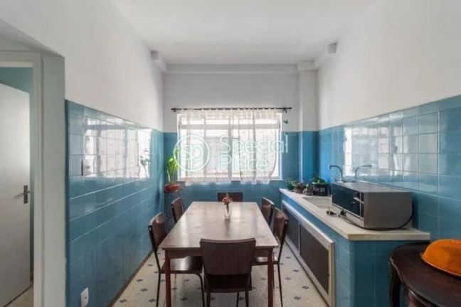 Imagem Apartamento de alto padrão com 291m², 5 dormitórios ( 1 suíte ) e 1 vaga na garagem. Hall privat...