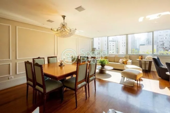 Imagem Apartamento com 207m² em um simpático prédio, em uma das ruas mais charmosa do Jardim Paulista. L...