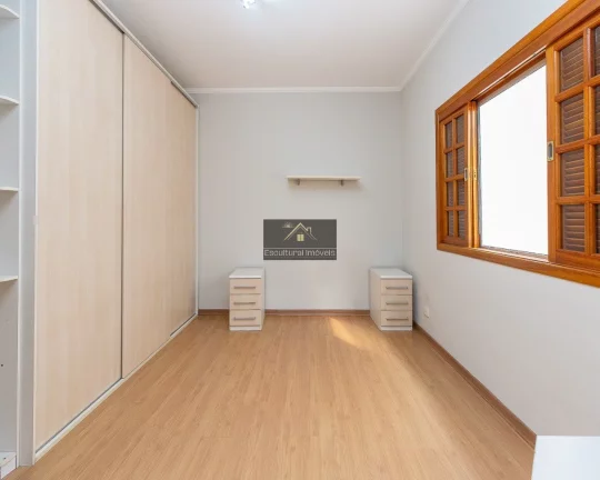 Imagem CASA TÉRREA ESPAÇOSA 306 M 3 SUÍTES 3 SALAS AMPLAS 6 VAGAS DE GARAGEM EM MEIO A MUITA NATUREZA LOCAL CALMO AO LADO DO CLUBE DE CAMPO SÃO PAULO GOLF