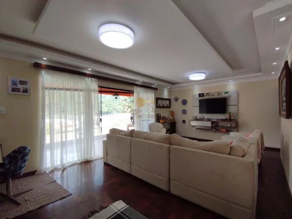 Imagem Casa para Venda em Teresópolis / RJ no bairro Ermitage