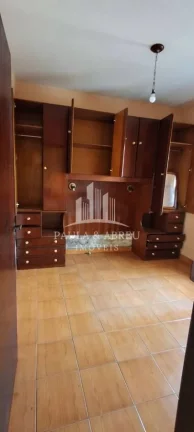 Imagem Sobrado com 300m², Escritura, Ótimo salão comercial(7 X 11mts), 2 Casas (4 Cômodos cada), Excelente Localização no Jardim Zaíra, Mauá-SP
