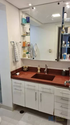 Imagem Amplo Apartamento Com 132M² - 3 Dormitórios!!Estuda Permuta Maior!!
