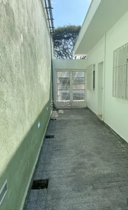 Imagem Casa comercial bem ampla com 250 M² com 5 salas, 3 lavabos, cozinha, 4 vagas de garagem, quintal e ...