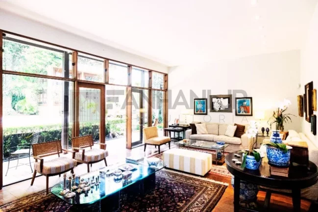 Imagem Deslumbrante casa à venda em São Paulo-SP, no Jardim Guedala: 3 quartos, 3 suítes, 4 salas, 5 banheiros, 4 vagas de garagem, 365m².