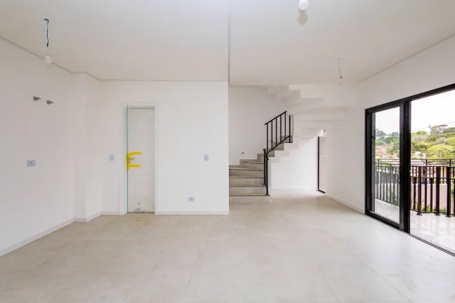 Imagem Sobrado com 3 Suítes, 2 vagas, churrasqueira à venda, 190 m² por R$ 1.304.680 - Vista Alegre - Curitiba/PR