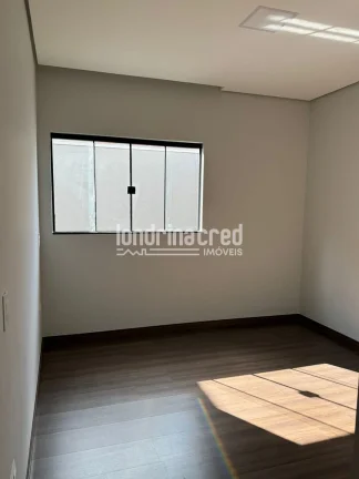 Imagem Casa Térrea Moderna no Condomínio Morada das Flores em Cambé com 3 Dormitórios, Suíte, Segurança 24h e Ótima Localização