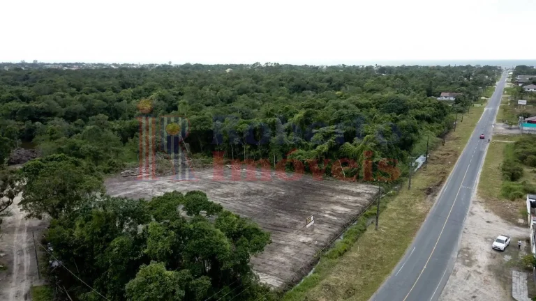 Imagem Excelente Área Comercial e Industrial à Venda em Itapoá - SC