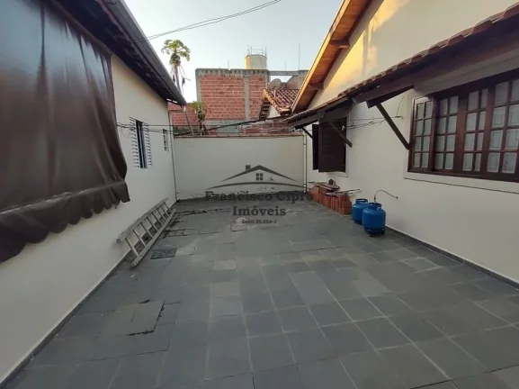 Imagem Casa à venda no bairro Vila dos Comerciarios - Guaratinguetá/SP