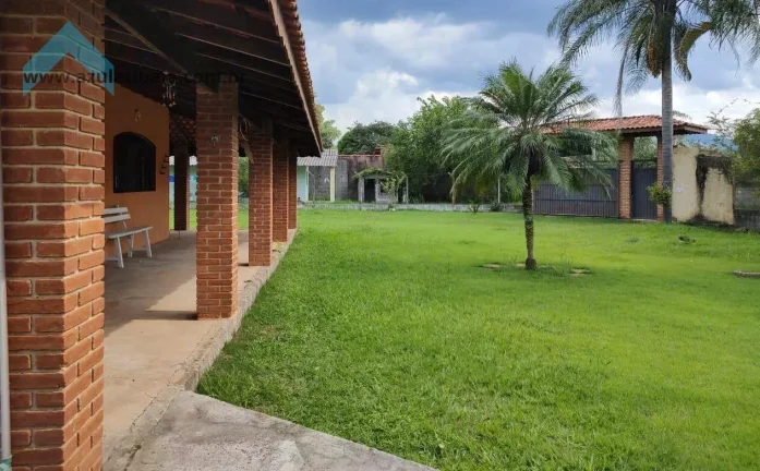 Imagem Chácara com casa e área gourmet à venda em Atibaia