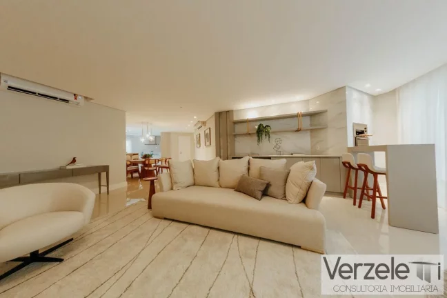 Imagem Apartamento Quadra Mar para Venda em Balneário Camboriú / SC no bairro Pioneiros