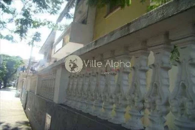 Imagem Casa de esquina a venda em Santos