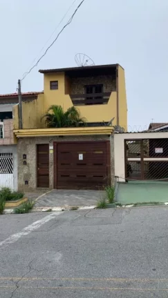 Imagem Sobrado com 3 dormitórios à venda, 250 m² por R$ 700.000,00 - Vila Santa Helena - Poá/SP