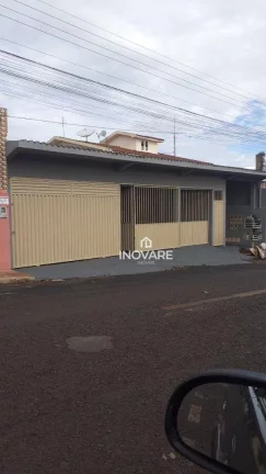 Imagem Casa com 11 dormitórios à venda, 418 m² por R$ 780.000,00 - Setor Central - Itumbiara/GO