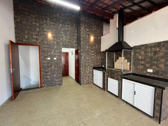 Imagem Espaçosa Casa Sobrado 3 Quartos na Guilhermina, Praia Grande