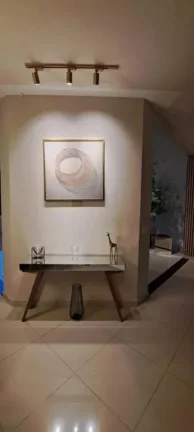 Imagem Casa em condomínio de luxo no bairro Caguassu em Sorocaba-SP: 3 quartos, 1 suíte, 4 banheiros, 4 vagas de garagem.