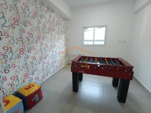Imagem Apartamento com 40m² com 2 dormitórios, 1 banheiro, sala para dois ambientes, varanda, cozinha com...