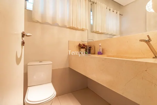 Imagem Sobrado de 421m² à venda no bairro Jardim América - Goiânia/GO