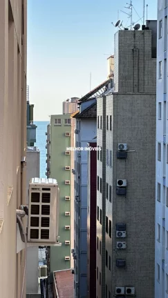 Imagem Apartamento Quadra Mar á venda com 03 Dormitórios localizado no centro de Balneário Camboriú.