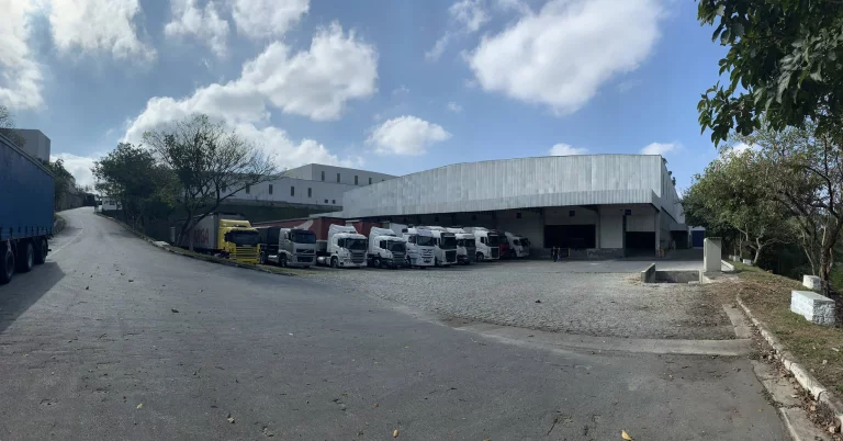 Imagem Galpão em Cotia - DISPONÍVEL PARA VENDA COM RENDA