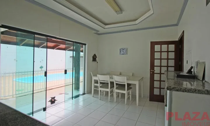 Imagem Casa no centro de Balneário Camboriú