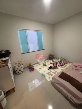 Imagem Casa com 3 dormitórios à venda, 130 m² por R$ 600.000,00 - São Matheus - São Pedro da Aldeia/RJ