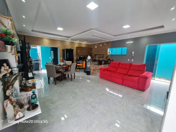 Imagem Imperdível! Casa à venda em Salinópolis-PA, 4 quartos, 4 suítes, 3 salas, 6 banheiros, 2 vagas de garagem, 272 m². Confira já!