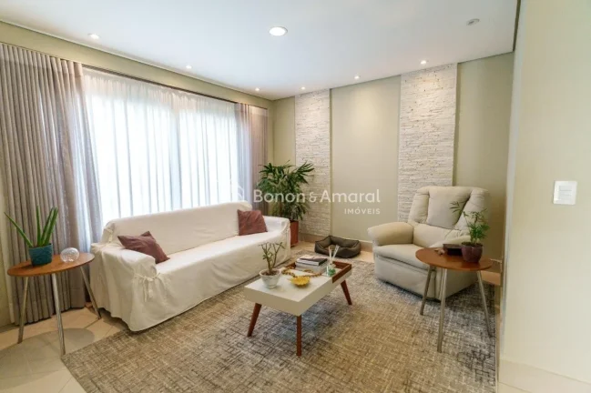 Imagem Esta residência une conforto, praticidade e lazer em um só lugar.

Piso térreo: sala de estar, ja...