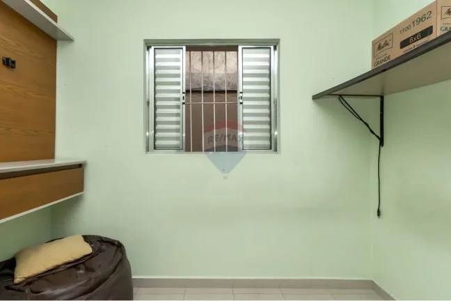 Imagem Casa com 4 dormitórios, 2 suítes, 5 banheiros, 3 vagas de garagem.