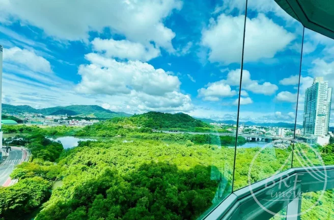 Imagem Raridade em Balneário Camboriú – Um por Andar, 50m da Praia, 3 Suítes!