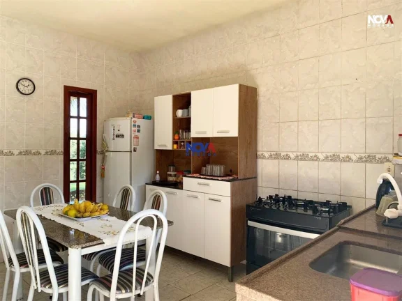 Imagem Com que frequência você pensa em comprar uma casinha na Roça e ser feliz? Este refúgio de 2.008 ...