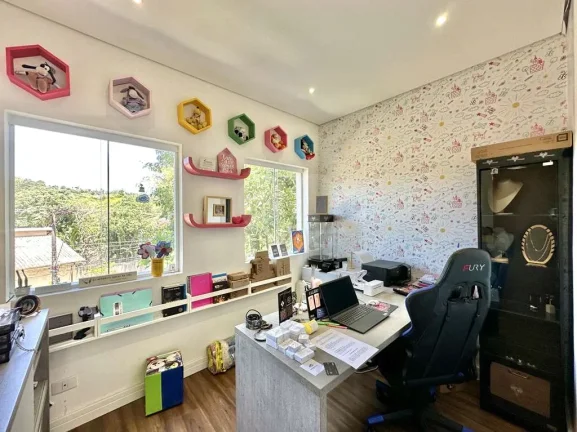 Imagem Casa à venda com 4 quartos, sendo 3 suítes, no condomínio Vilarejo, Carapicuíba - SP