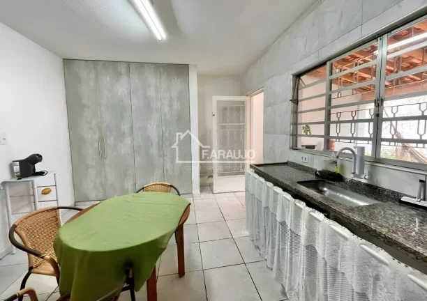 Imagem Casa à venda em Jardim Abaeté com 171m² 2 quartos, 2 vagas