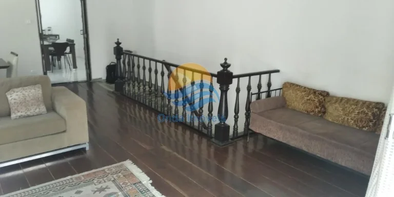 Imagem Casa sobreposta a venda em Santos no Boqueirão (Alta)