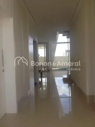 Imagem Descubra essa espaçosa residência de 374 m², cuidadosamente projetada para oferecer conforto e es...