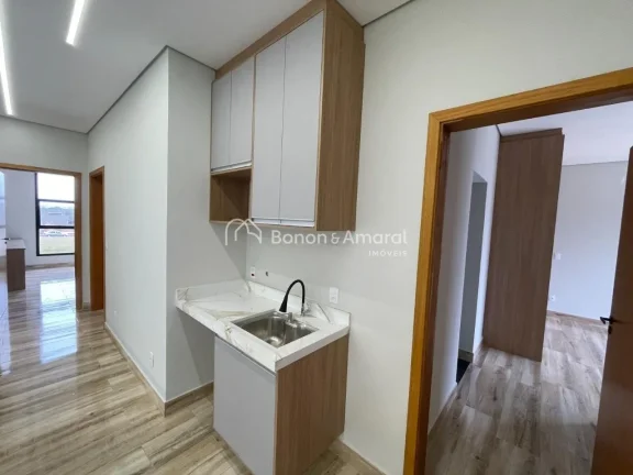 Imagem Lindo sobrado com 4 suítes (uma térrea acessível e uma master com closet e sacada), total de 6 ba...