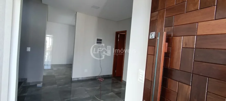 Imagem Casa para venda em Campo Grande-MS, bairro Panamá: 2 quartos, 1 suíte, 1 sala, 3 banheiros, 3 vagas de garagem, 133m².