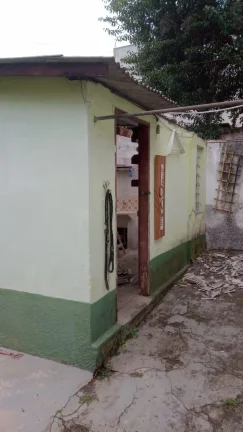 Imagem Casas térreas + armazém + terreno