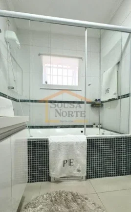 Imagem Sobrado com ambientes amplos e bem distribuídos, oferecendo conforto e acabamentos de alto padrão....