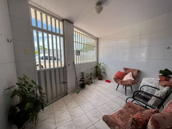 Imagem Casa no Dezoito do Forte: Charme e Conforto ao Sul da Cidade | 120m² - Consultor Imobiliário Especialista