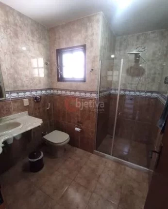 Imagem Casa independente a venda de 5 quartos no cond. dos Pássaros em Cabo Frio
