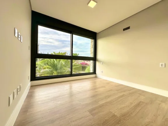 Imagem Casa em Condominio 4 Dormitórios - Bairro Atlantida