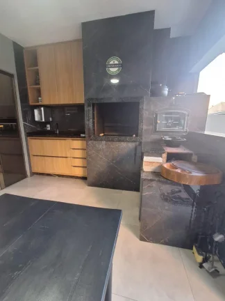 Imagem Casa mobiliada com churrasqueira e piscina em Cascavel - Parque Verde