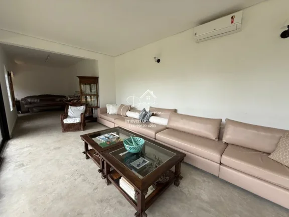 Imagem Casa à venda no Balneário Praia de Pernambuco ? A apenas 400m do mar! - 4 Quartos, 4 Suítes, 2 Salas, 6 Banheiros, 4 Vagas, 320m².