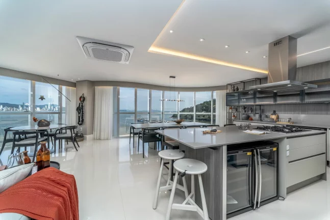 Imagem Apartamento com 4 dormitórios à venda sendo 4 suítes, 237 m² por - R$ 13.200.000,00 - Centro - Bal. Camboriú/SC